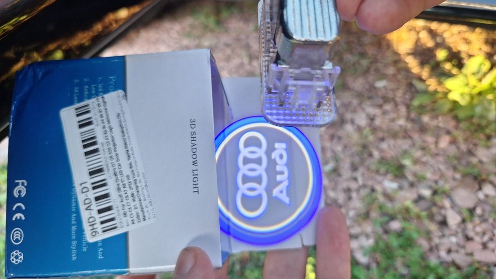 Логотип Audi LED 4 шт підсвічування дверей Audi комлект 1400грн