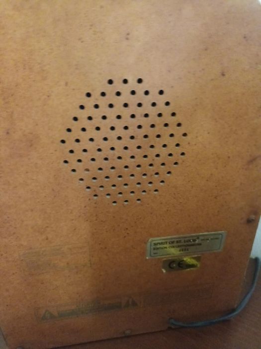 Rádio, tipo jukebox, a funcionar impecável, e boa aparência,