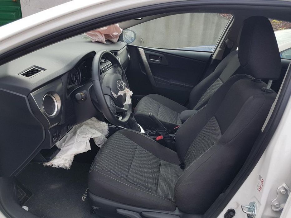 Toyota Auris 2015 para peças