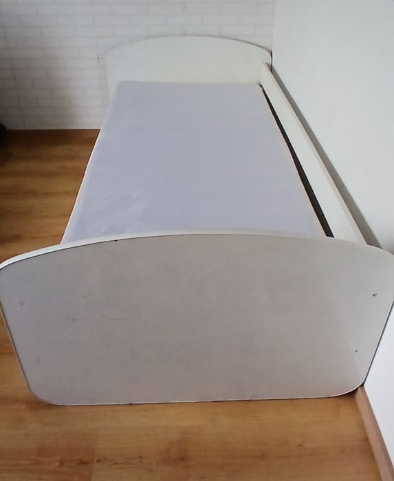 Łóżko z szufladą i materacem 90x180cm