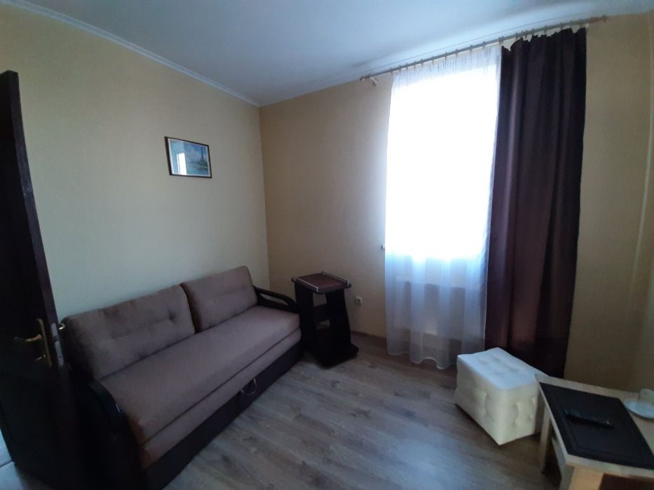 Готельно-ресторанний комплекс, Велика Окружна, фасад