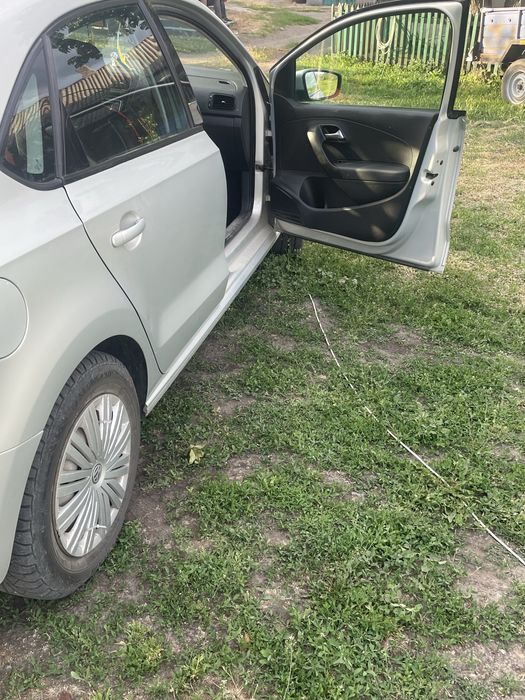 Volkswagen polo 2013 року