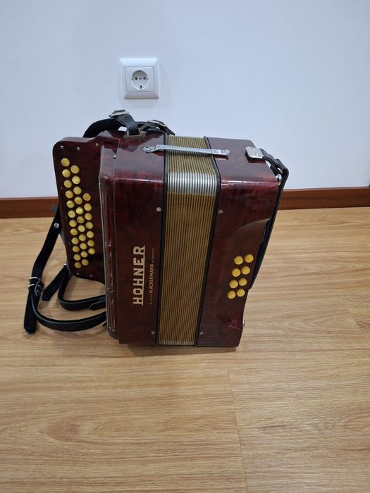 Concertina Hohner em Fá