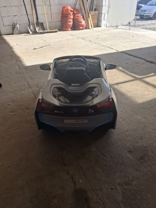 samochód elektryczny bmw i8