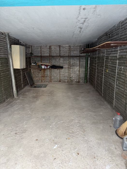 Продам гараж в г.Лозовая