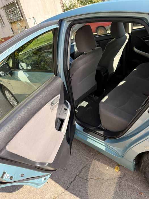 Toyota Prius Plug-in 2015