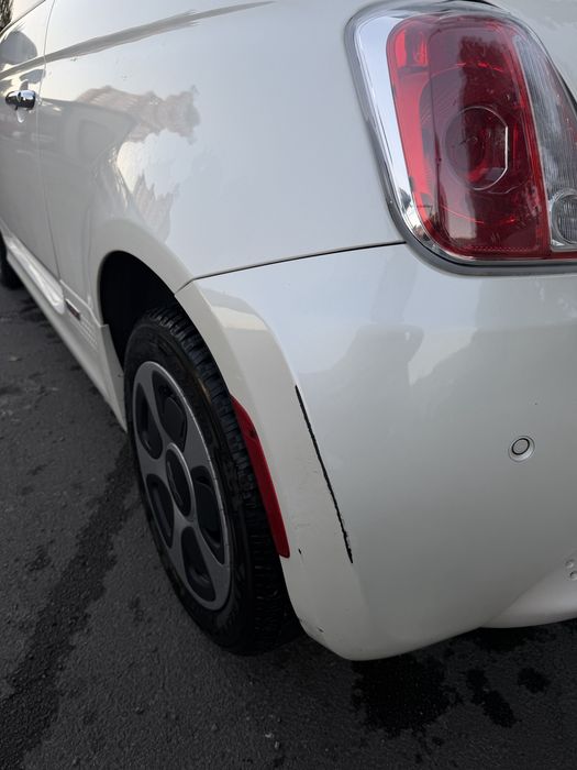 Машина Fiat 500e 2016