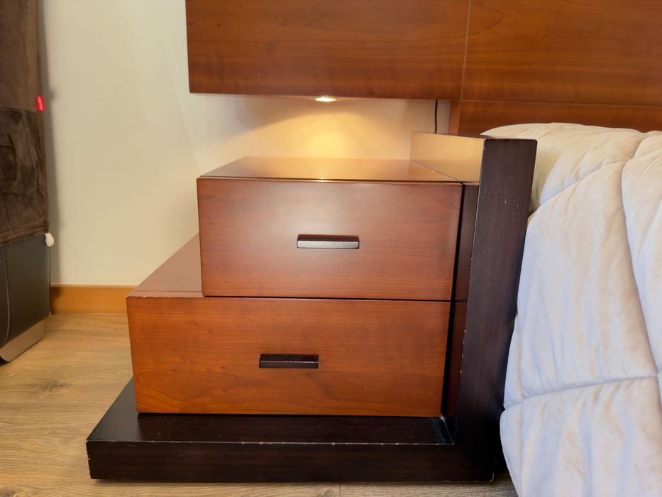 Cama de casal em madeira maciça 1,60 x 2,00