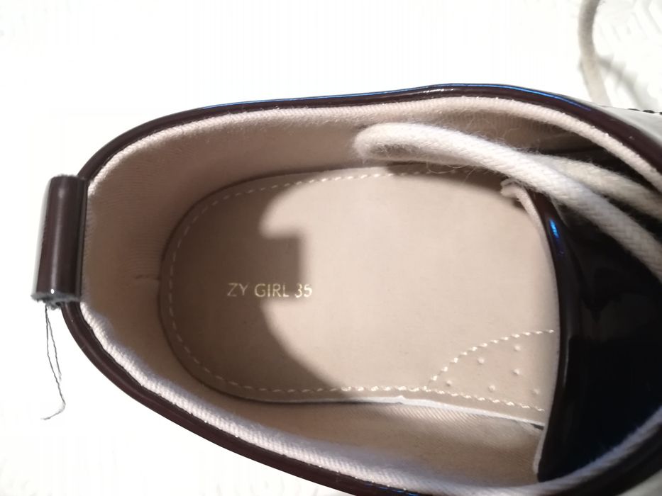 Sapatos menina aspecto verniz