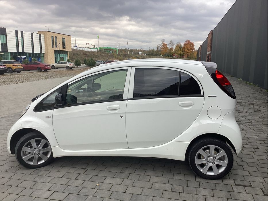 Пежо іон 2016 р.  Peugeot iOn електричка