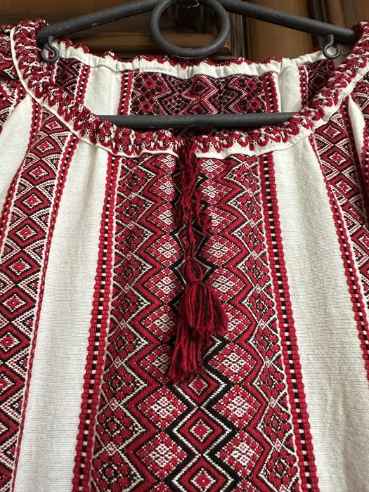 Продам вишите плаття