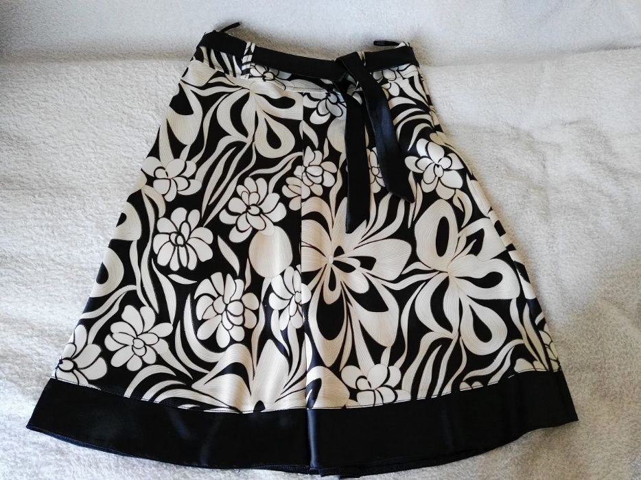 Spódnice, spodnie, strój kąpielowy