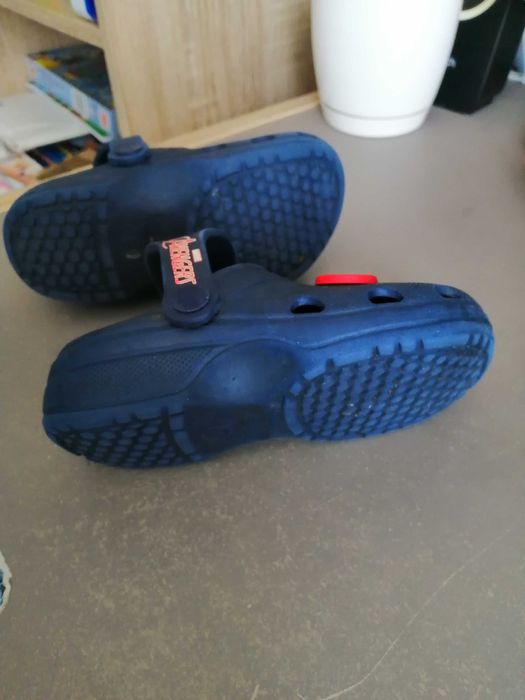 Klapki/kroksy chłopięce r.25