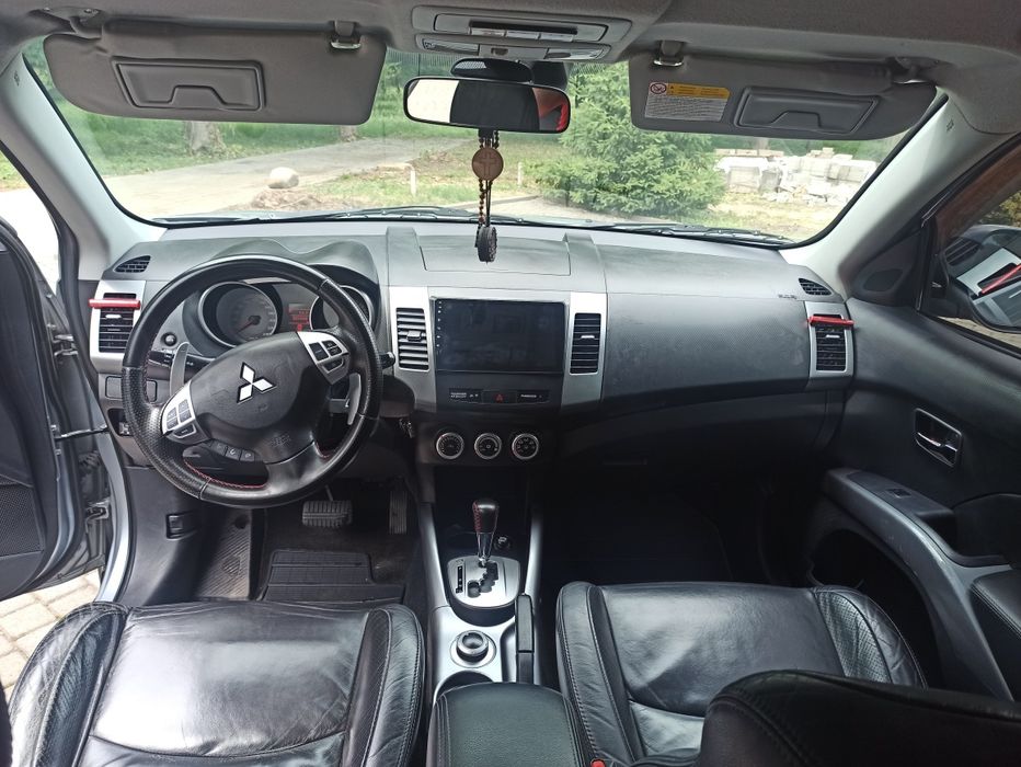 Mitsubishi Outlander XL