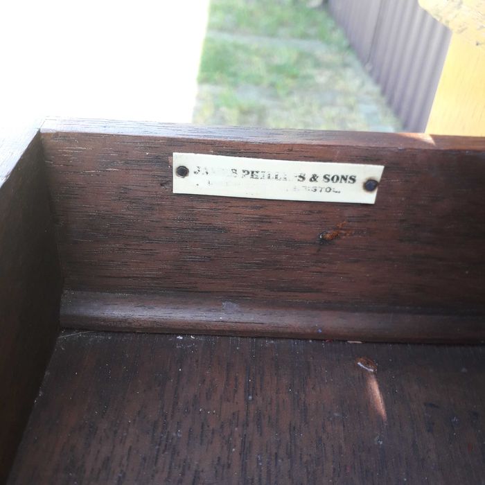 Stara , antyczna toaletka