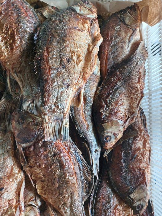 Риба з печі хрустка(плотва, карась, лящ) печена на соломі