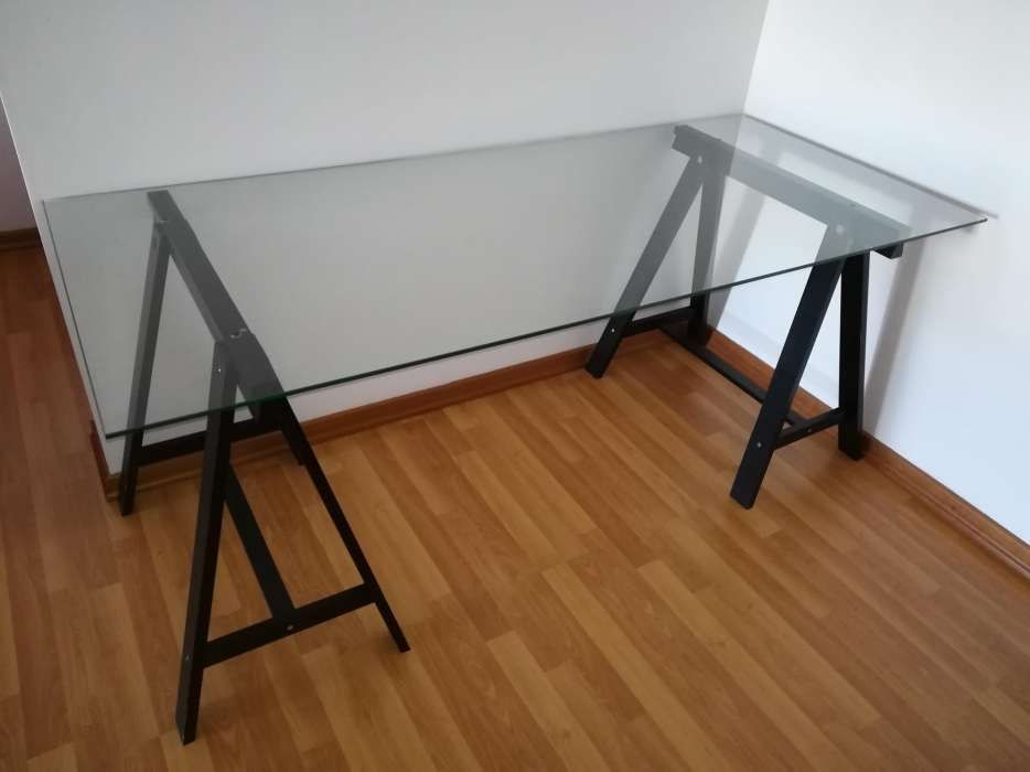 Dois cavaletes pretos Ikea (descontinuados)
