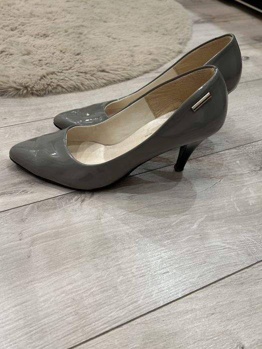 Szpilki lakierki Tessa