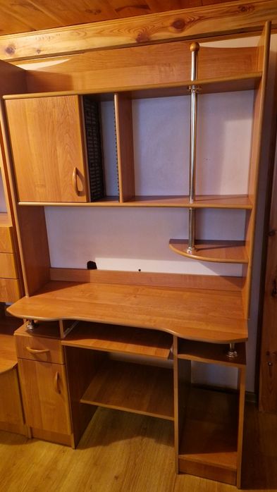 Biurko z nadstawka + regał