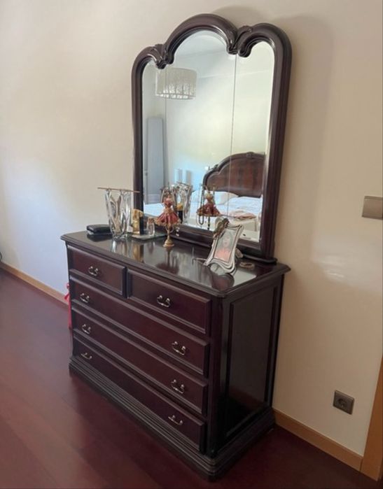 Mobilia ee quarto em madeira de mogno