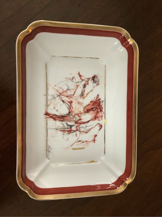 Taça retangular com motivos equestres