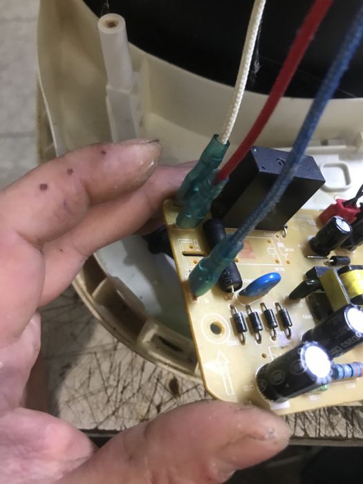 Ремонт побутової техніки / ремонт світильників