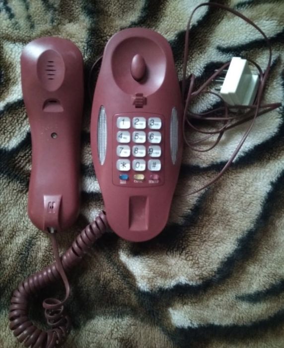Продам городской телефон