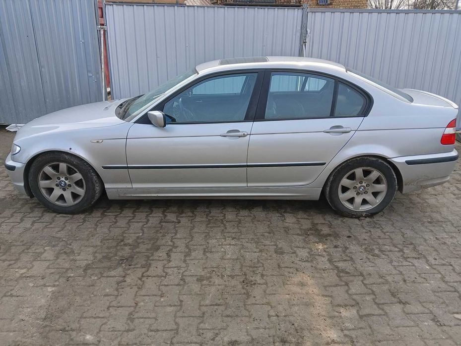 BMW E46 - Na części - Drzwi / maska / błotnik / klapa / lampa / inne