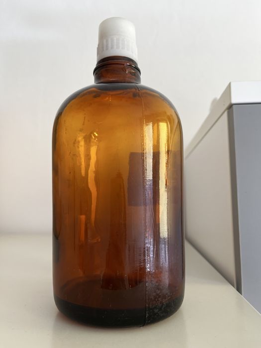 Brązowa butelka 1500 ml – szkło apteczne