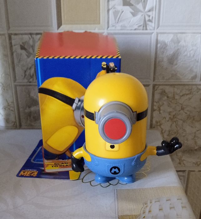 Іграшка міньон МЕГА-МЕЛ з McDonald's
