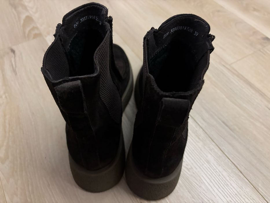 Черевики estro натуральна замша  коричневі 39 розмір