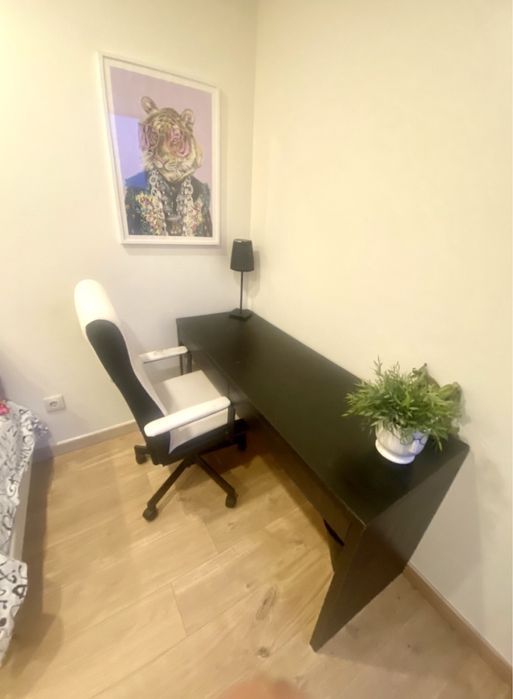 Quarto c casa de banho privada p arrendar em moradia rústica