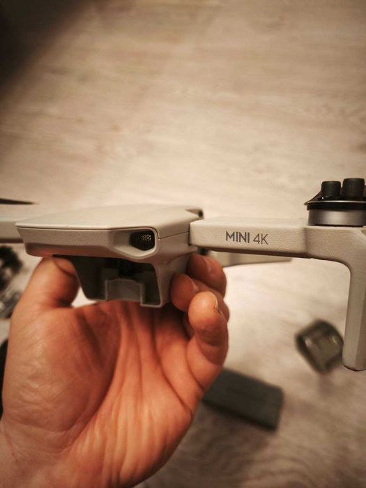 Dron DJI mini 4K + BATERIA + PILOT