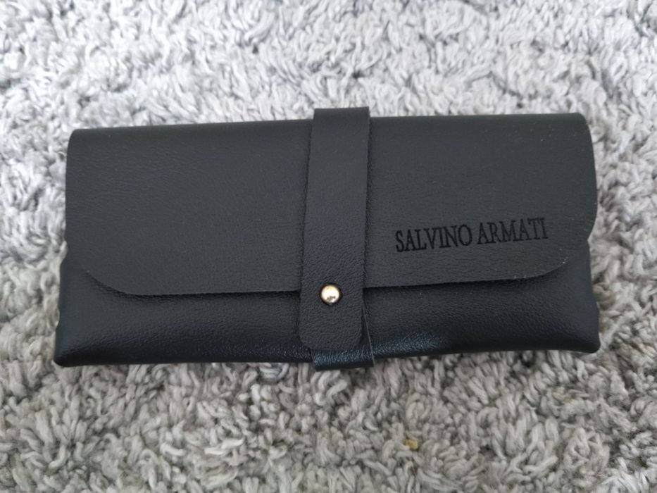 Солідний футляй для окулярів! Новий!