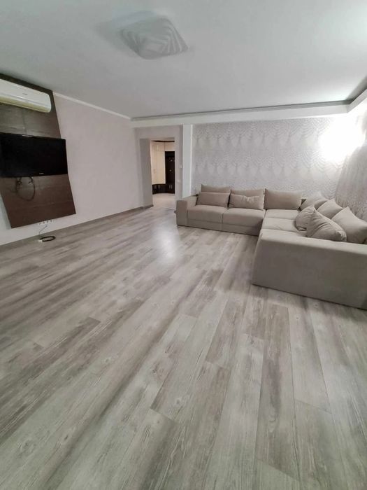 Продам видову, 3-и к/к 99 м2, 2008 р/з в Ковалівці.