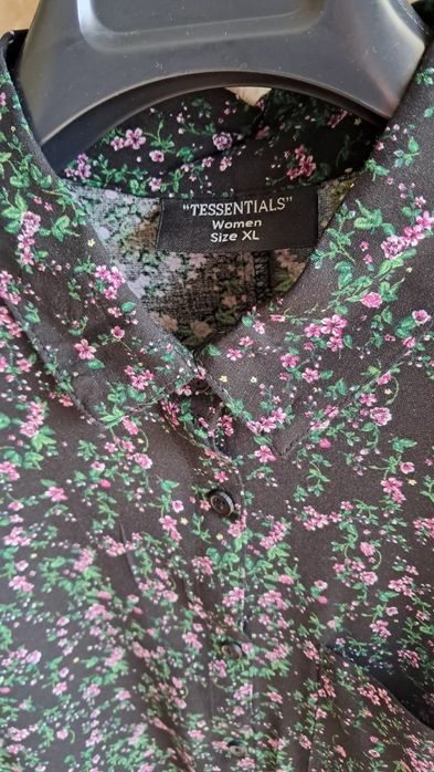 Vestido preto pelo joelho