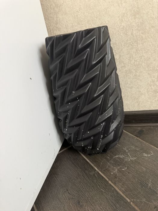 Ваза черная для цветов