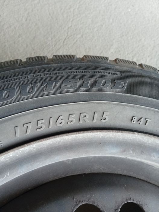 Felgi stalowe z oponami zimowymi 175/65/r15