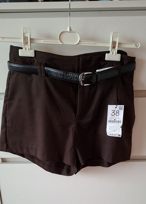 Stradivarius nowe brązowe czekoladowe spodenki z paskiem 38 M