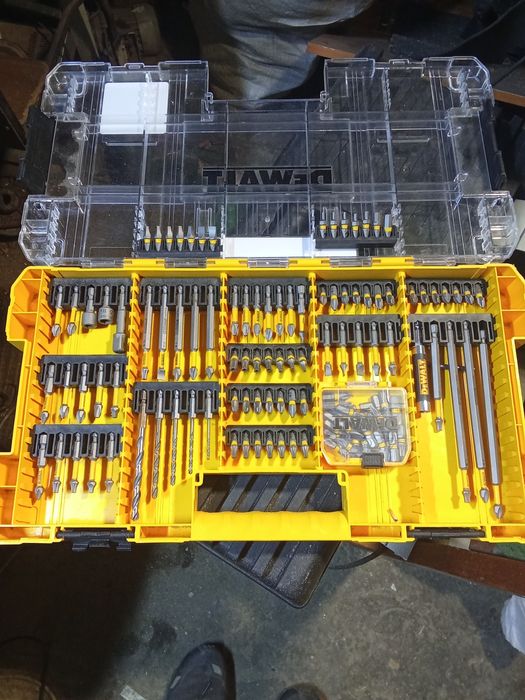 Набір біт,сверл Dewalt