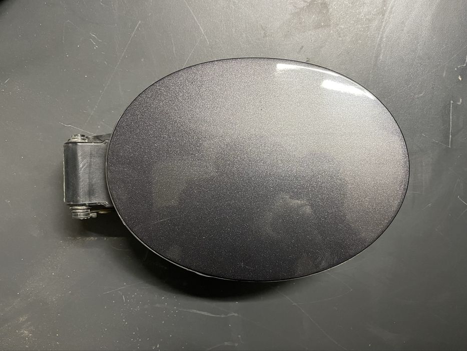 Лючок бензобака jeep cherokee kl  2018 2020 2022