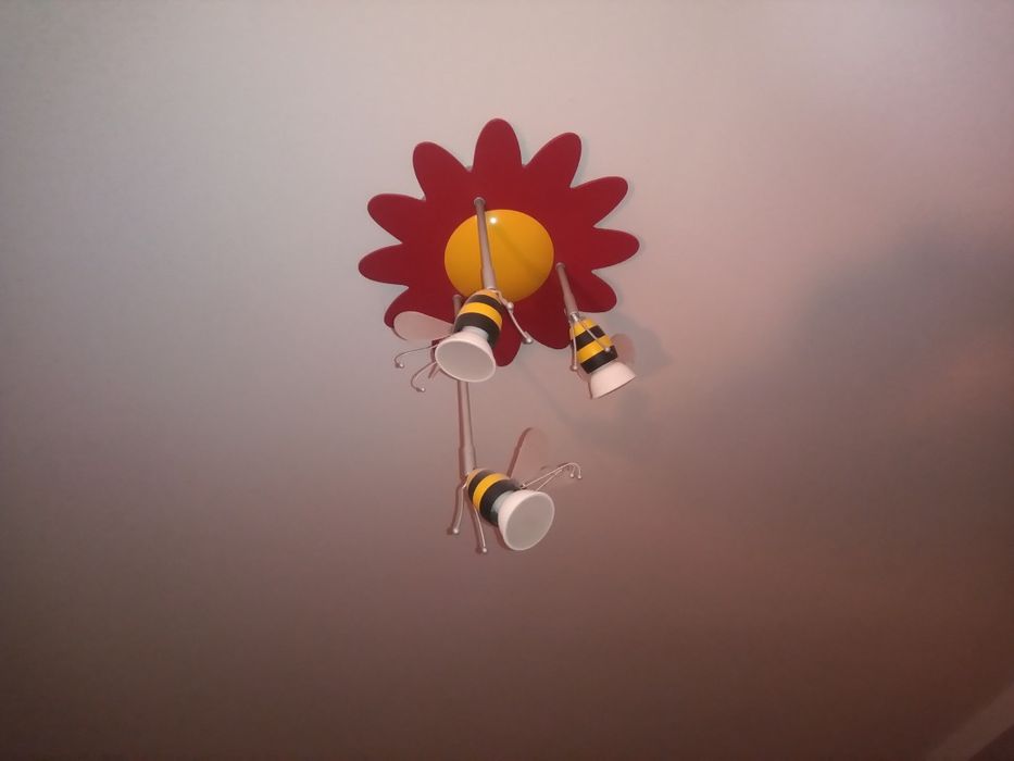 Lampa sufitowa do pokoju dziecięcego