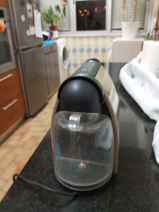 Maquina cafe nespresso avariada