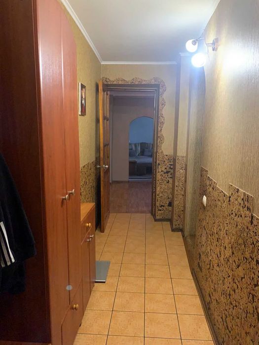 Продаж частини будинку з окремим подвір'ям  Польова