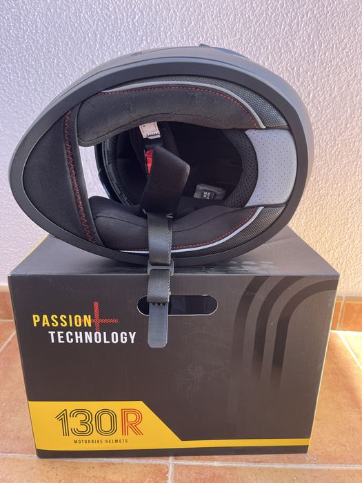 Capacete integral para mota