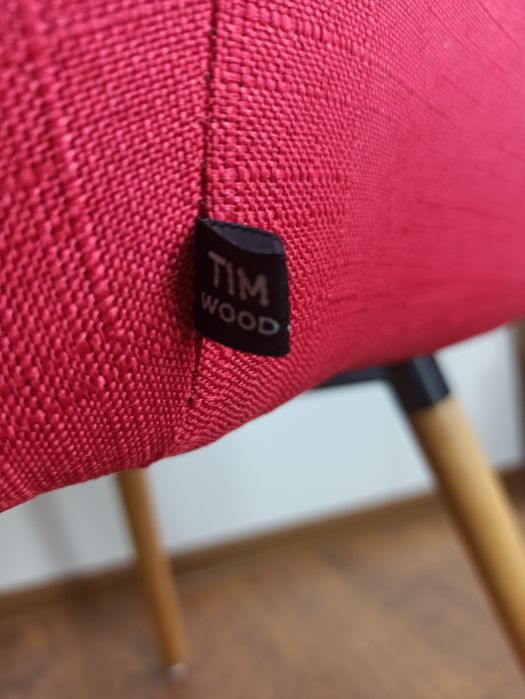 Fotel tapicerowany TIM WOOD – czerwony
