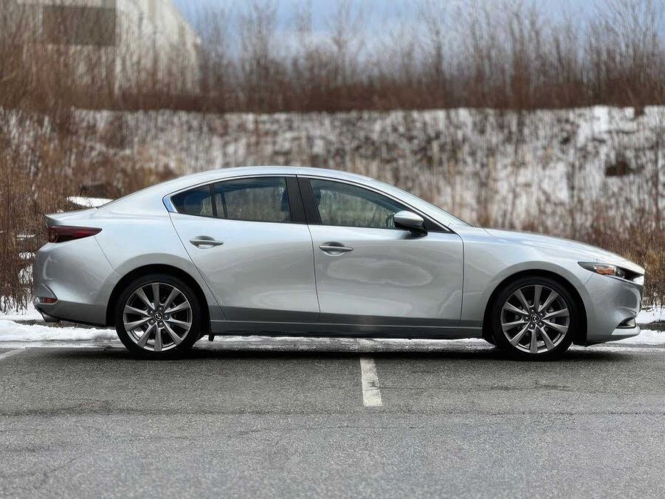 Mazda 3      2019
