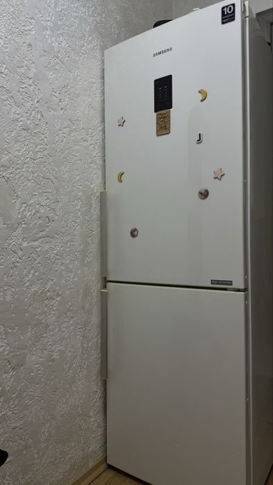 Холодильник Samsung