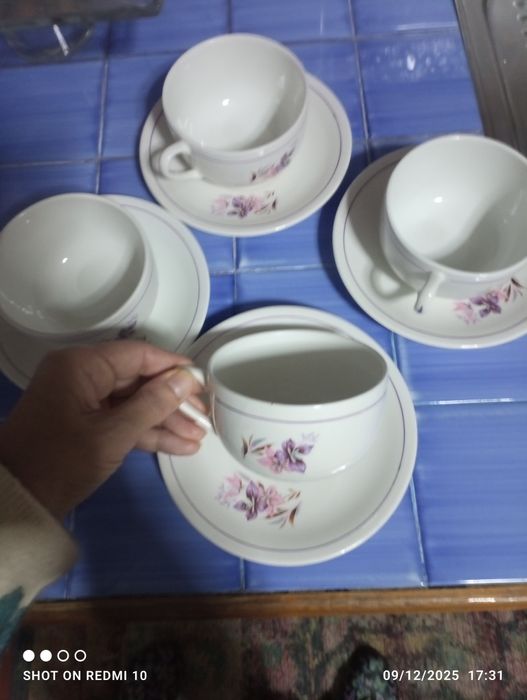 Conjunto 4 chávenas de chá ou almoçadeiras