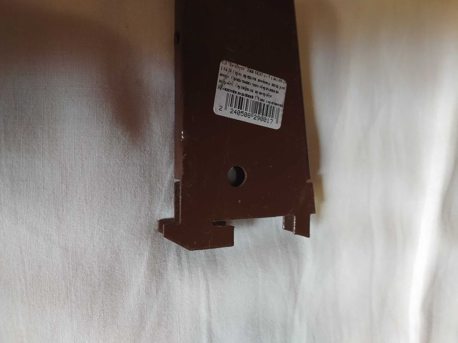 Кронштейны  для полок ,стойки с перфорацией и полки из клееной фанеры